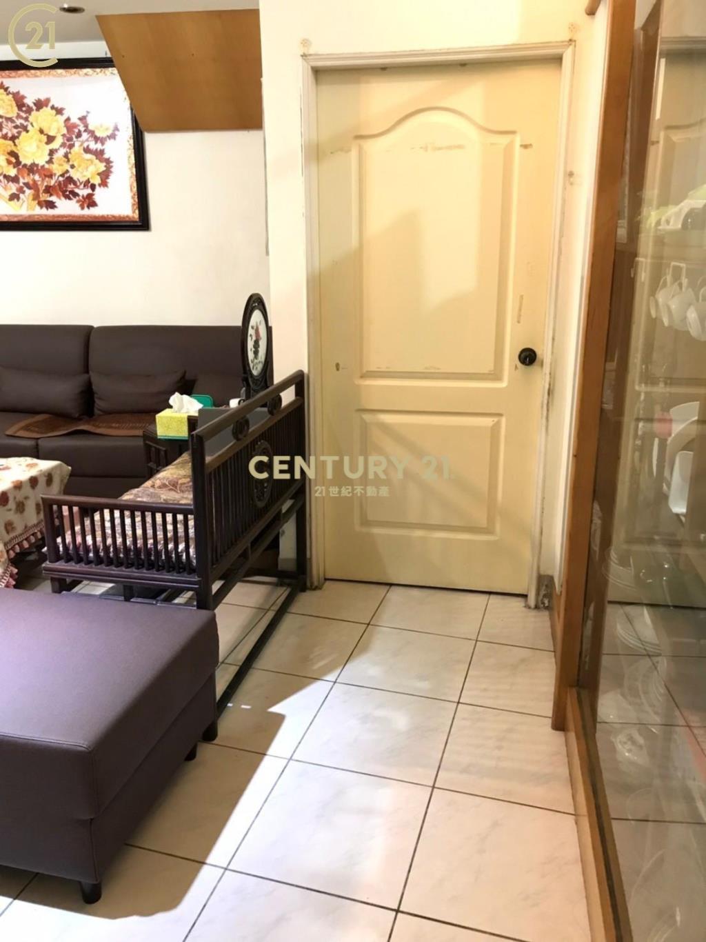 唭哩岸捷運站透天