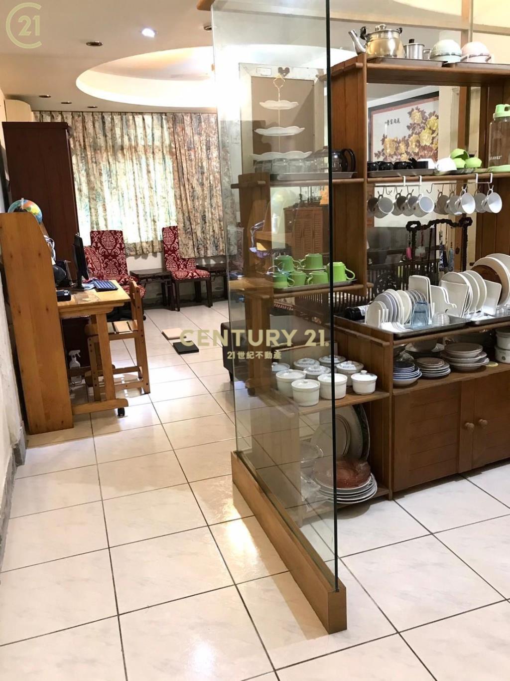 唭哩岸捷運站透天