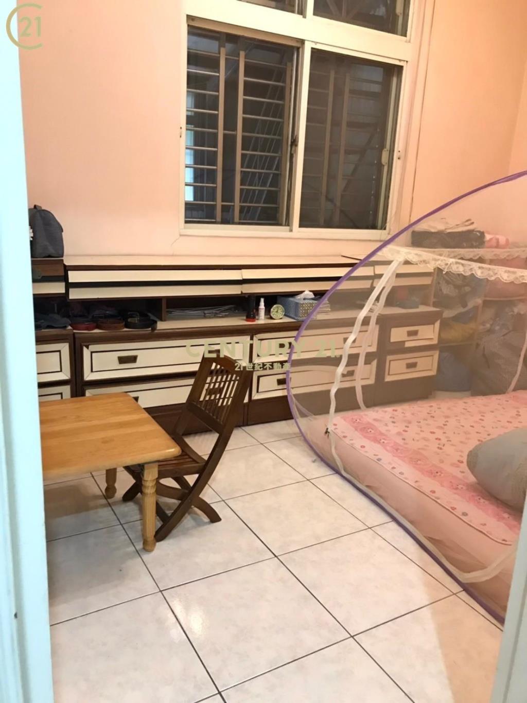 唭哩岸捷運站透天