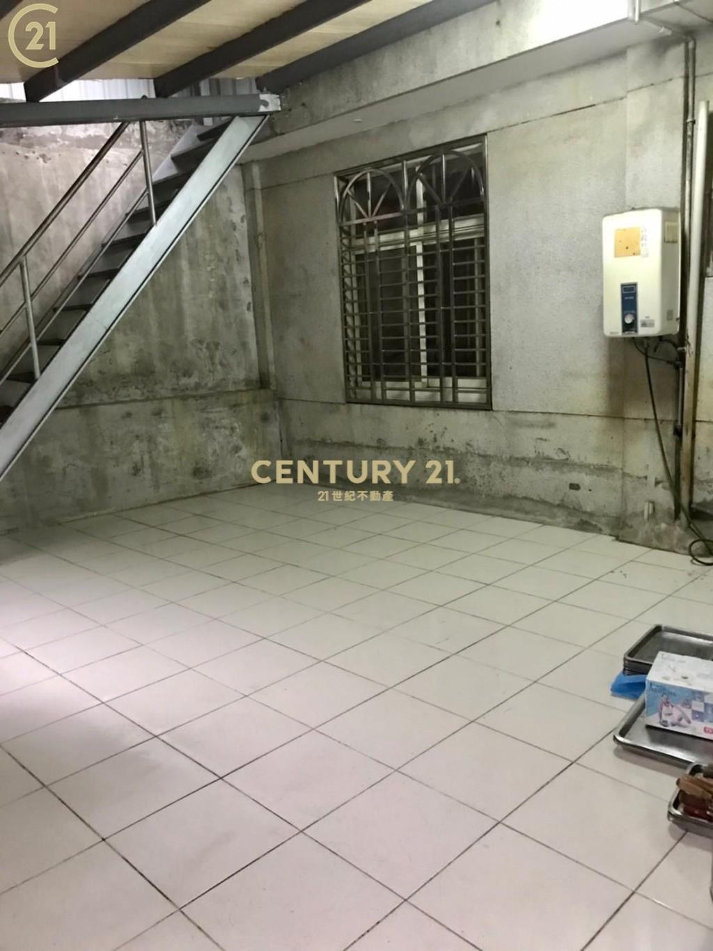 唭哩岸捷運站透天