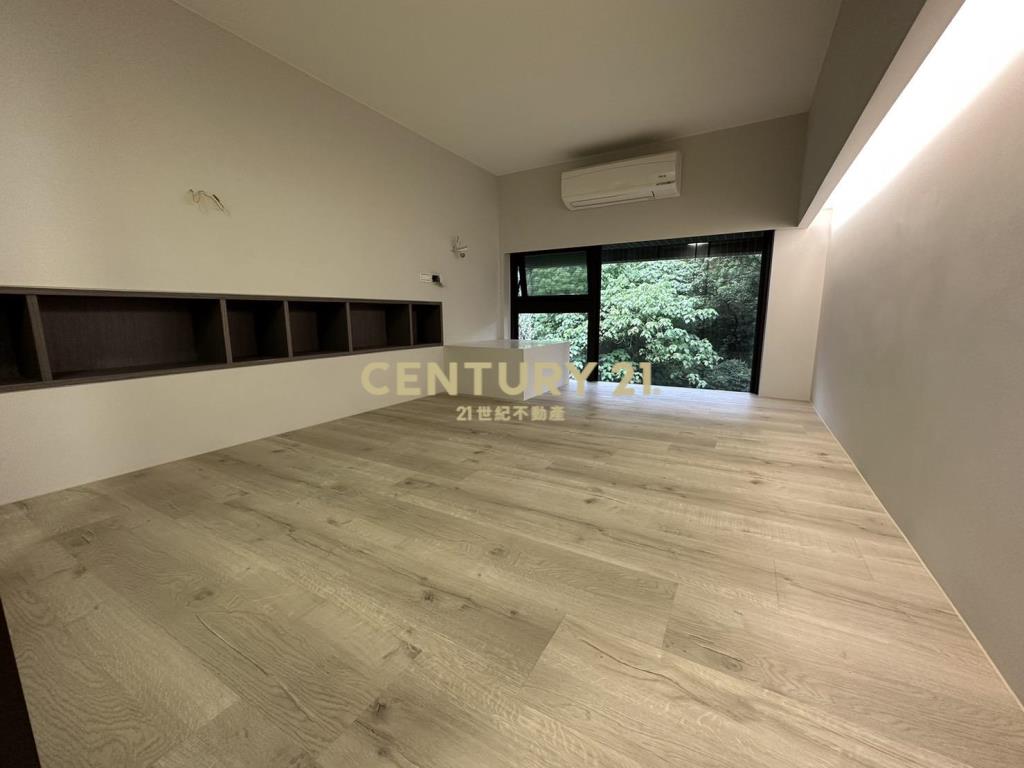 山丘小墅時尚精品宅