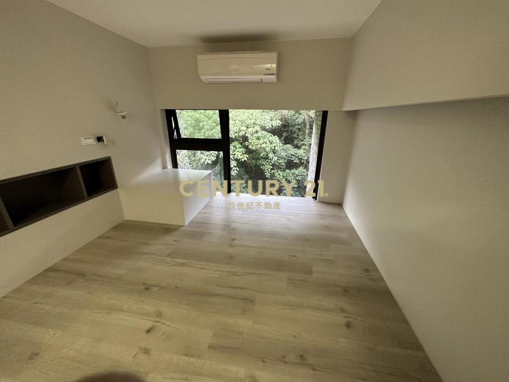 山丘小墅時尚精品宅