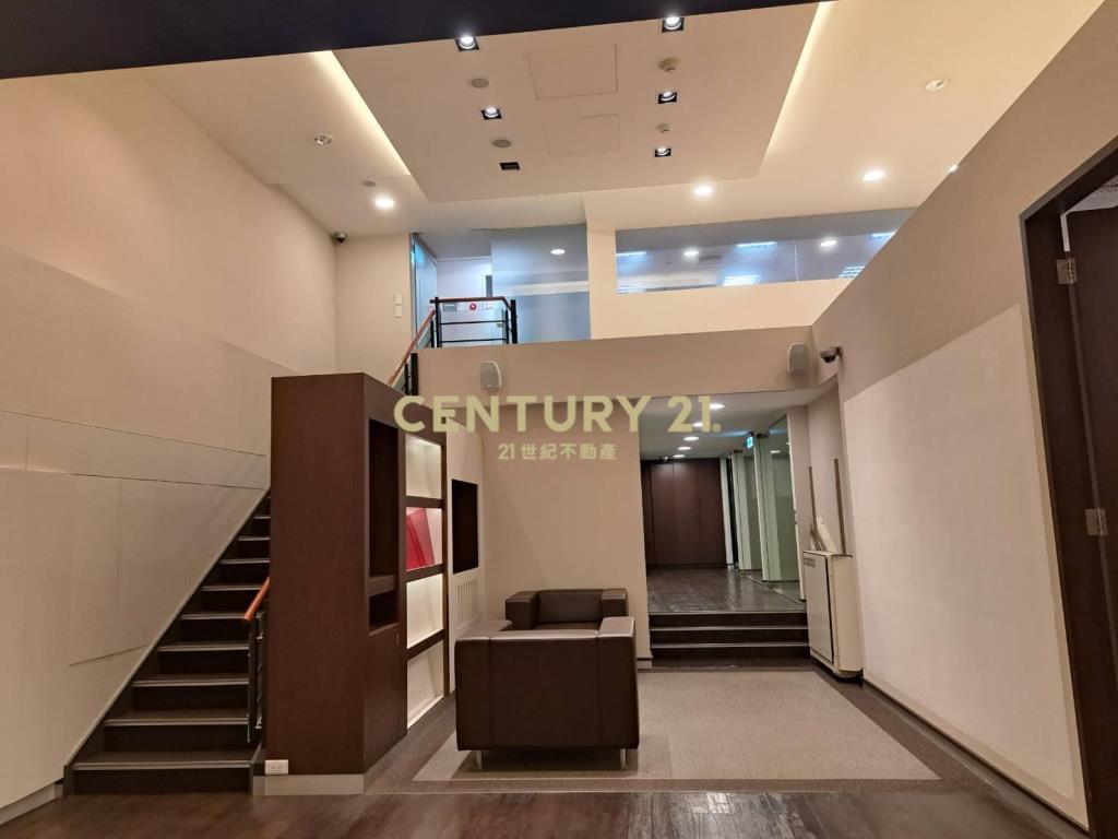 正敦化南路稀有豪華黃金收租店面