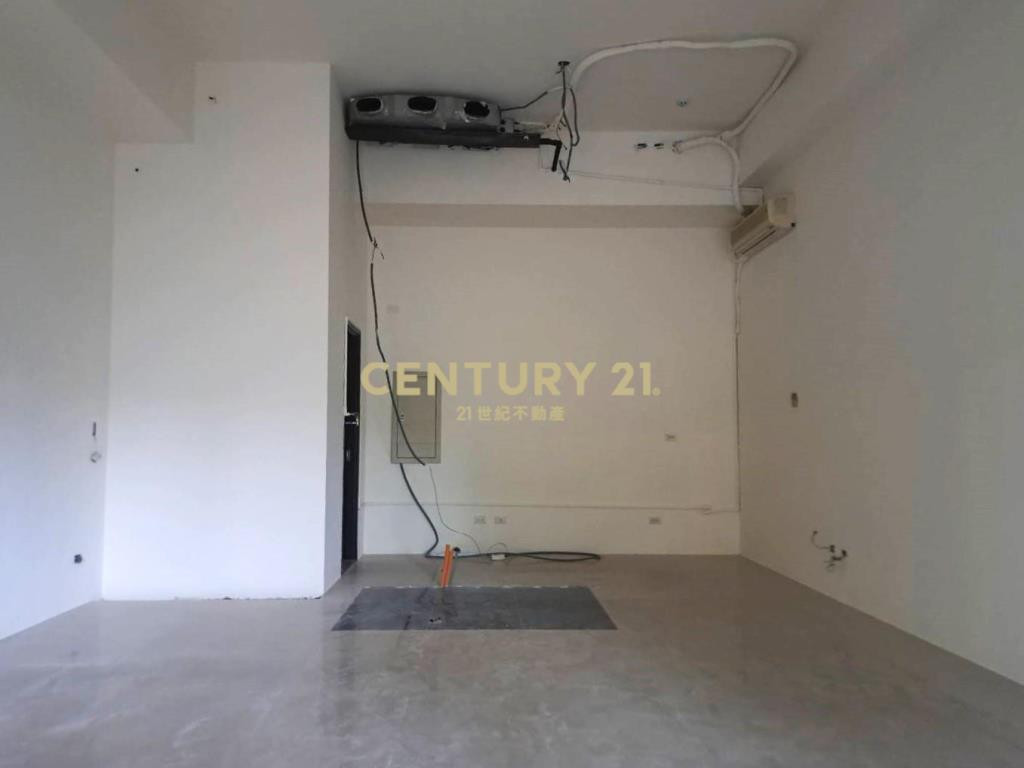 大巨蛋正對面精華商圈店面