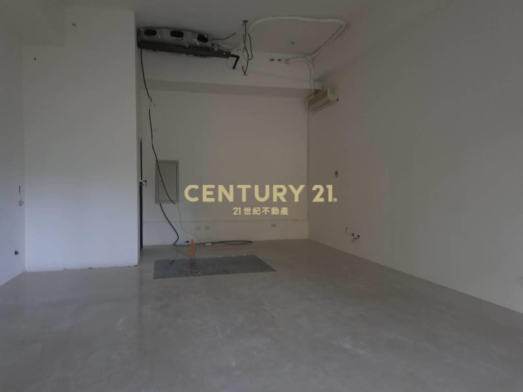 大巨蛋正對面精華商圈店面