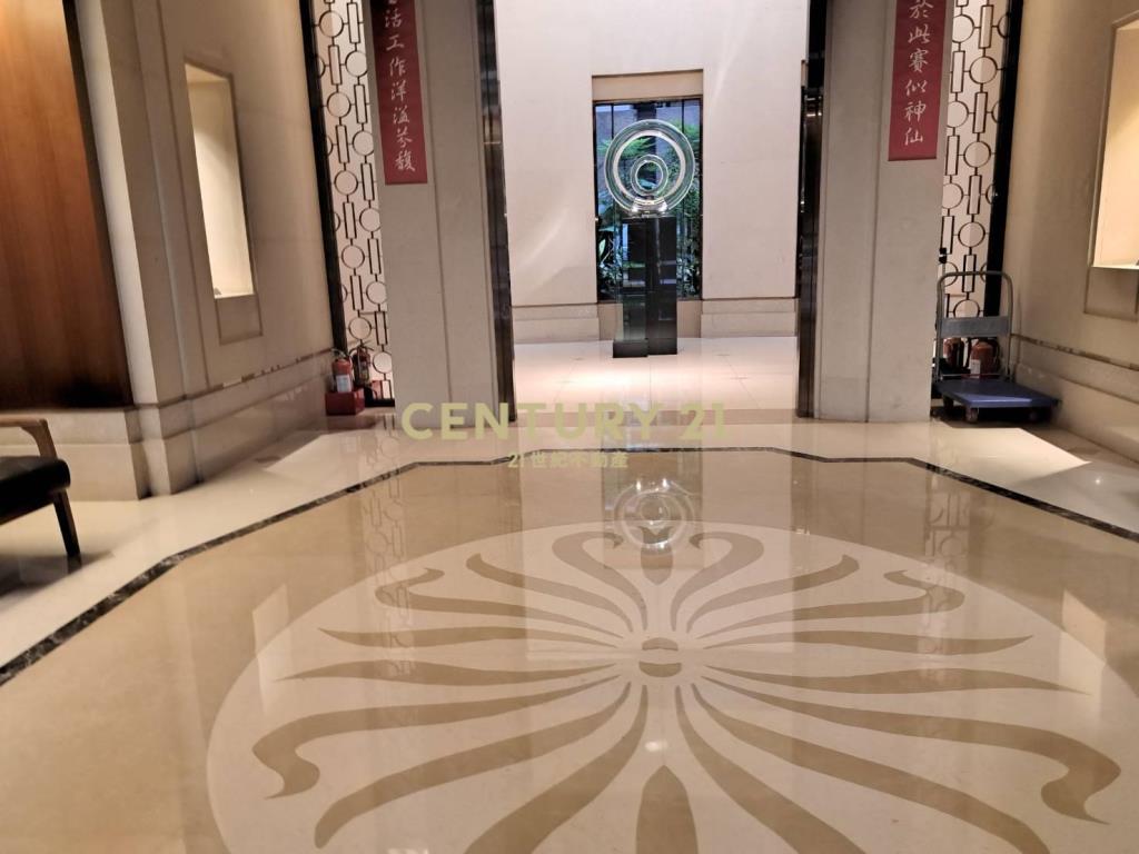 大巨蛋正對面精華商圈店面