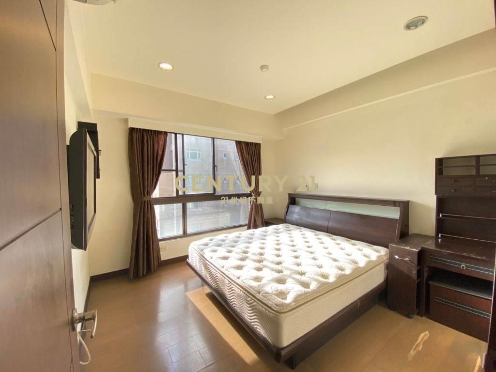 高樓層雙陽台平面車位