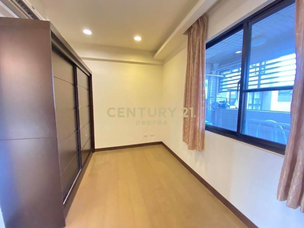 高樓層雙陽台平面車位