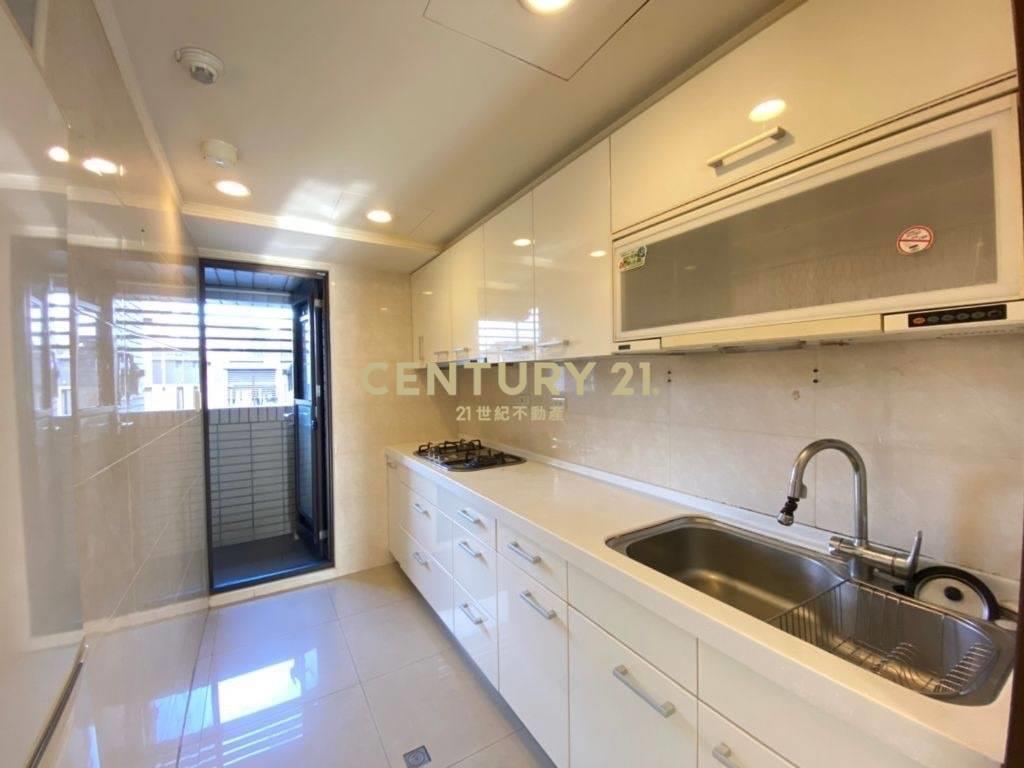 高樓層雙陽台平面車位