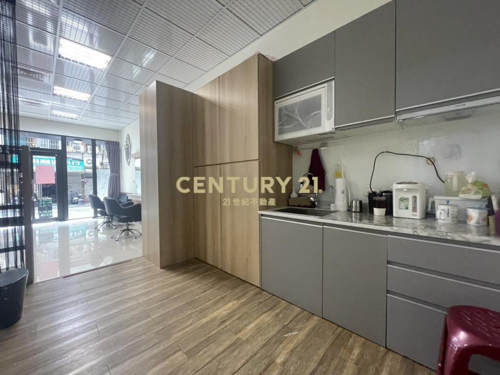 內湖路三段輕屋齡金店面