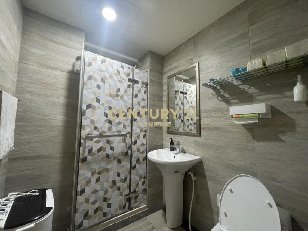 內湖路三段輕屋齡金店面