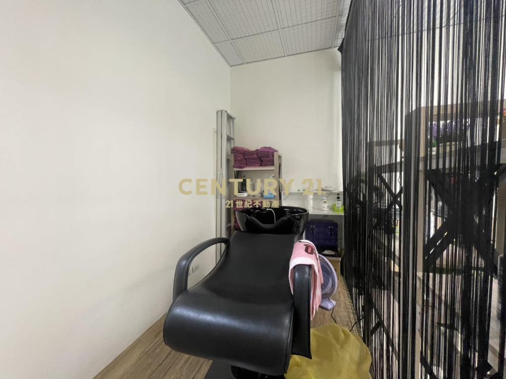 內湖路三段輕屋齡金店面