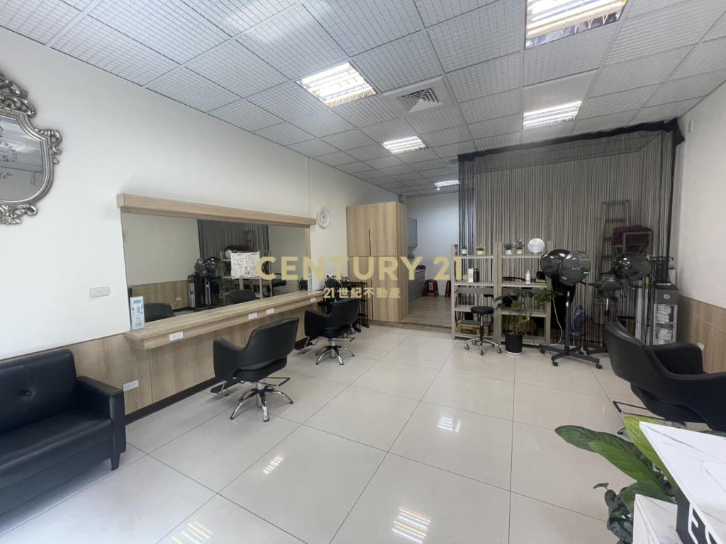 內湖路三段輕屋齡金店面