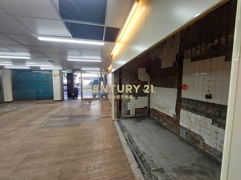 港墘三角窗黃金店面