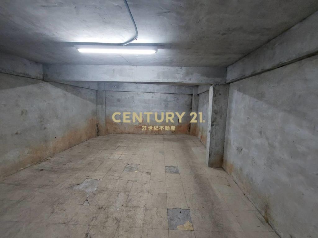 港墘三角窗黃金店面