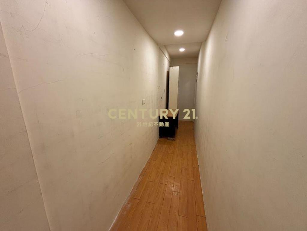 成功路四段近康寧夜市精品店面