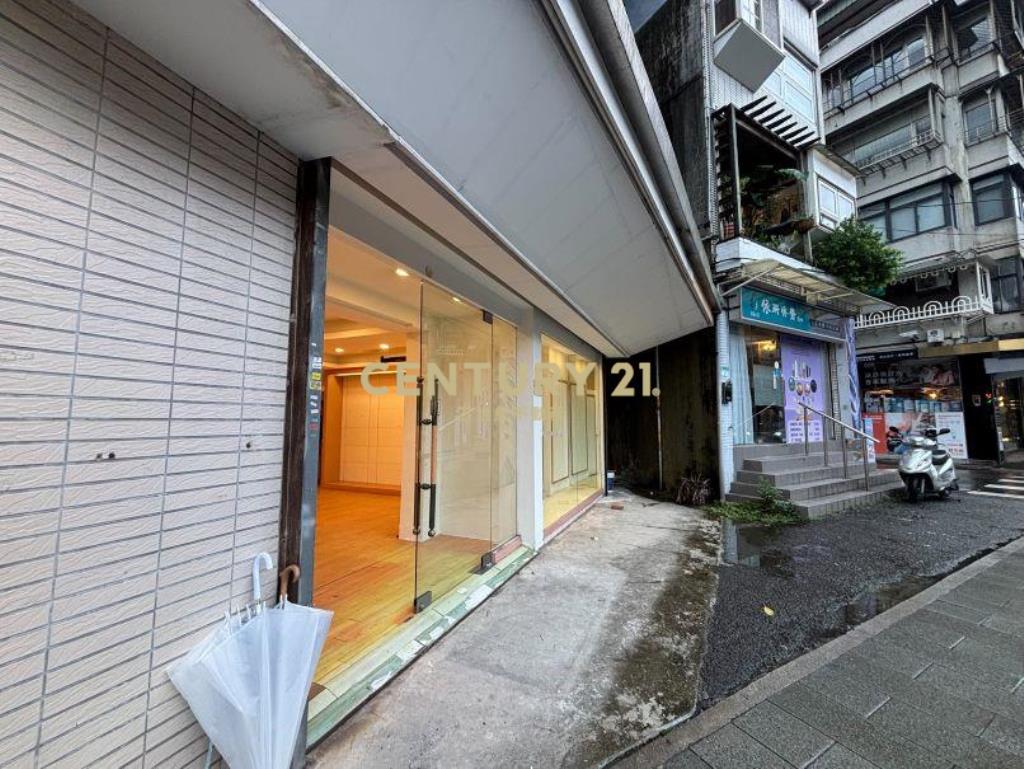 成功路四段近康寧夜市精品店面