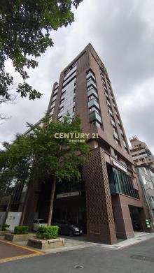 中山堂對面全新143坪醫美等多功能店面