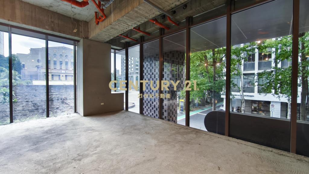 中山堂對面全新143坪醫美等多功能店面