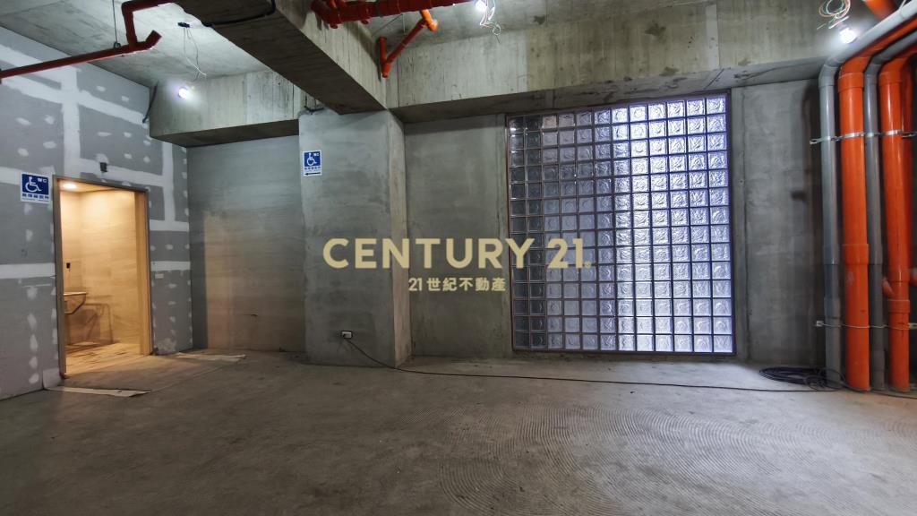 中山堂對面全新143坪醫美等多功能店面