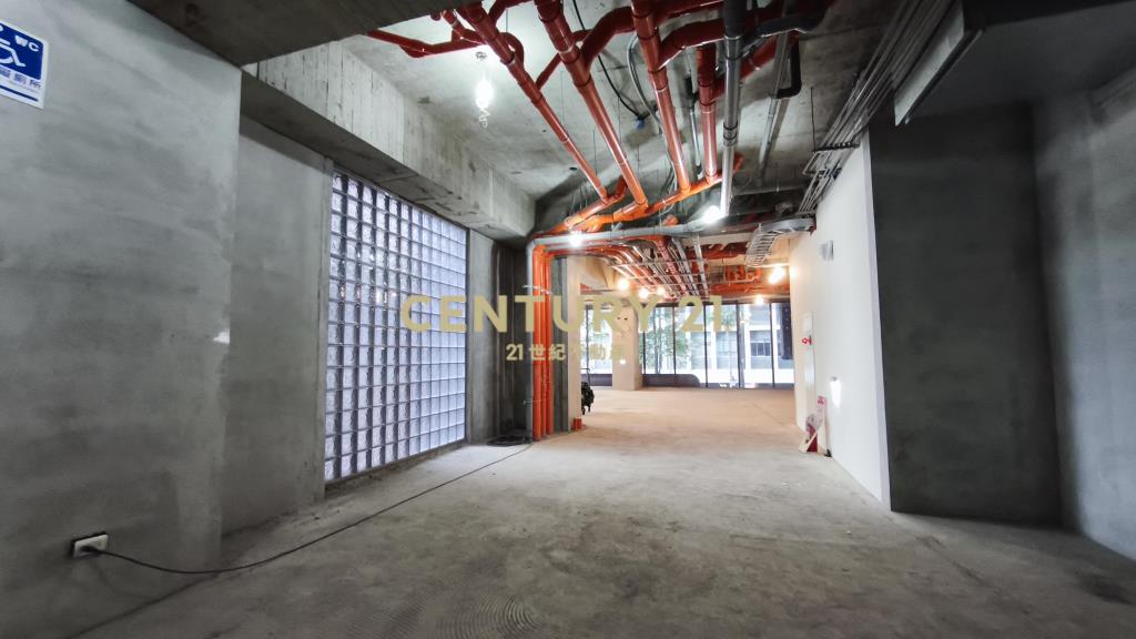 中山堂對面全新143坪醫美等多功能店面