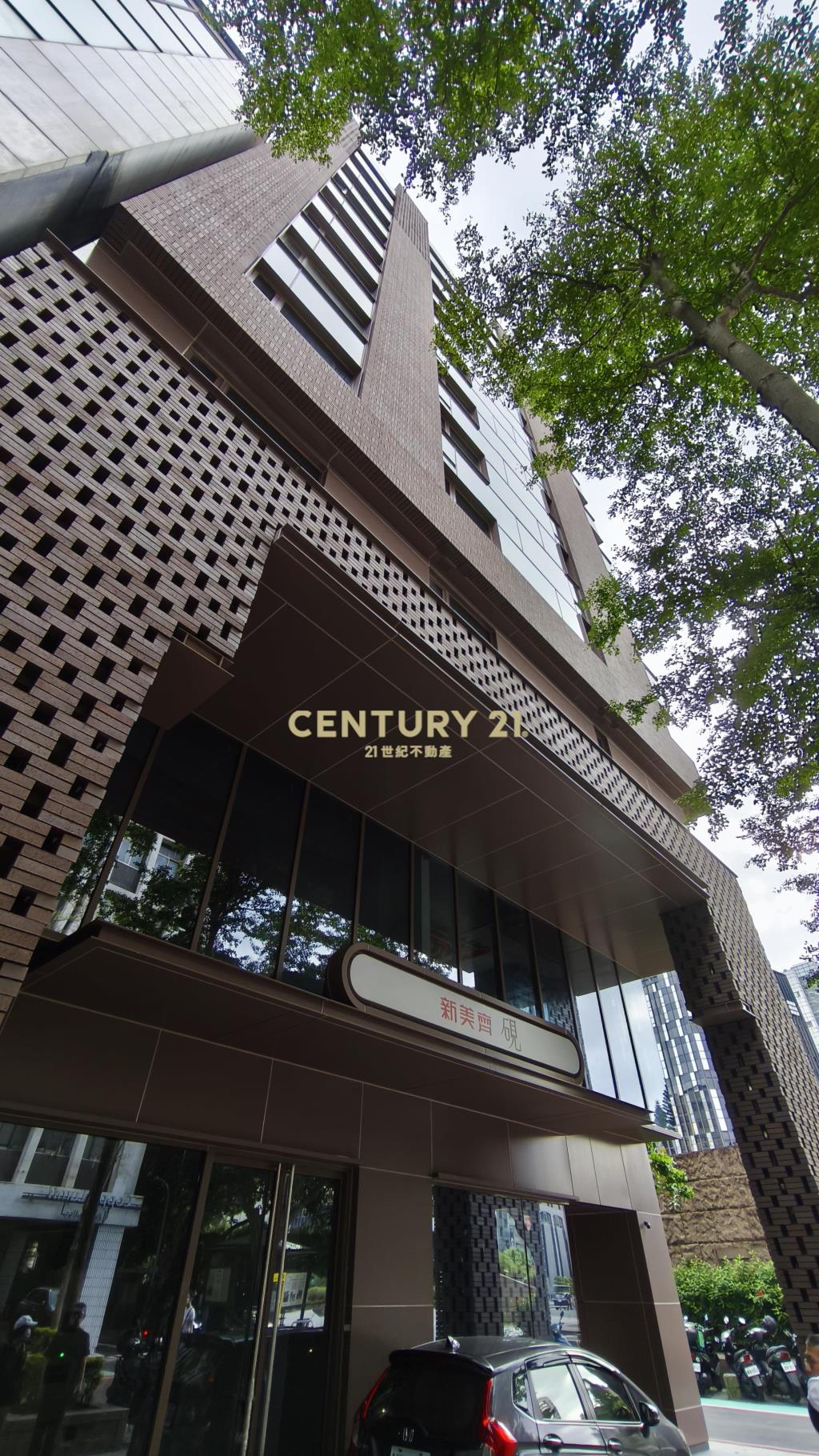 中山堂對面全新143坪醫美等多功能店面