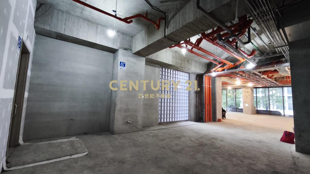 中山堂對面全新143坪醫美等多功能店面