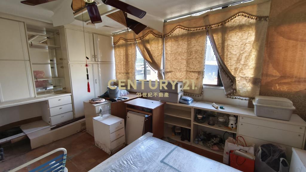 信義區靜巷超大使用空間公寓