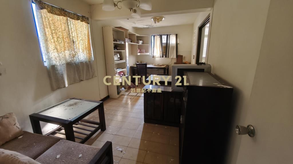 信義區靜巷超大使用空間公寓