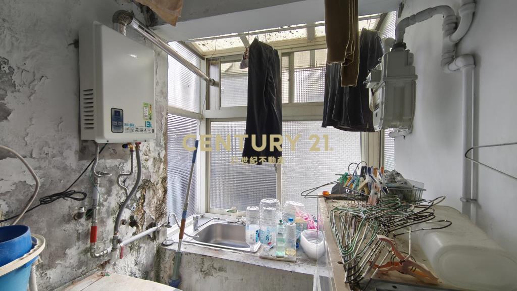 信義區靜巷超大使用空間公寓