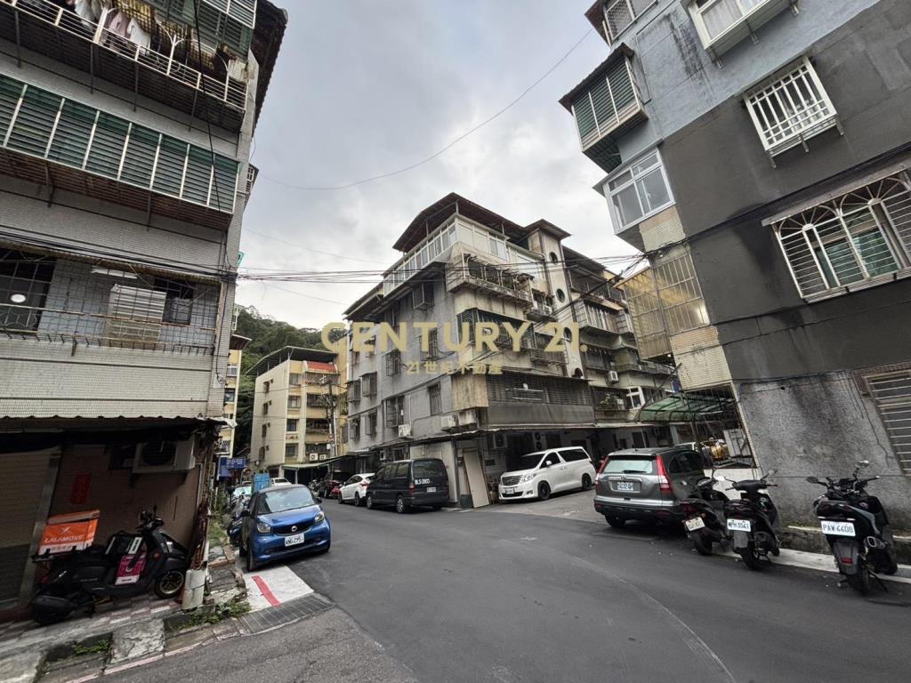 麗山學區翡翠城黃金美裝潢三樓