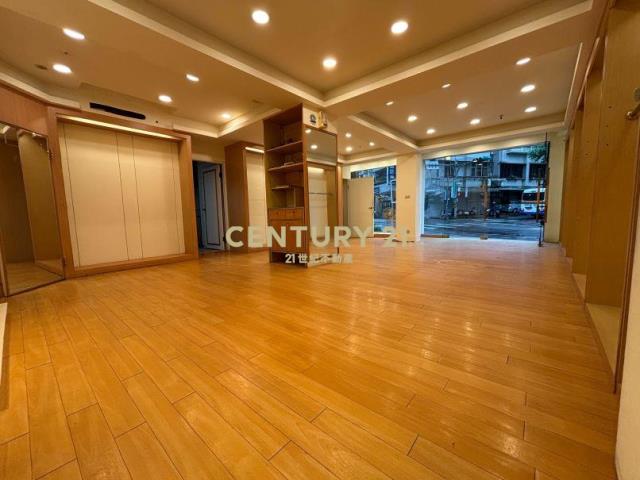 成功路四段近康寧夜市精品店面