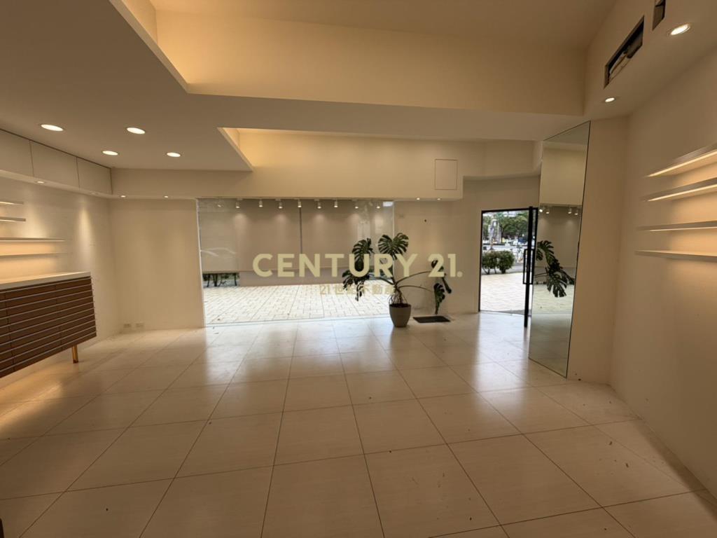 大直內科商圈三角窗精品店面