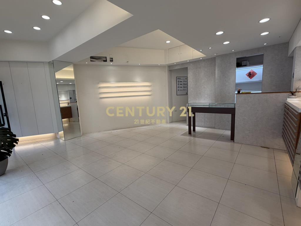 大直內科商圈三角窗精品店面