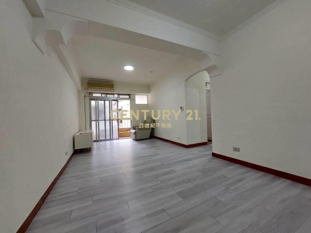 治盤社區電梯四樓三房西湖捷運美華廈