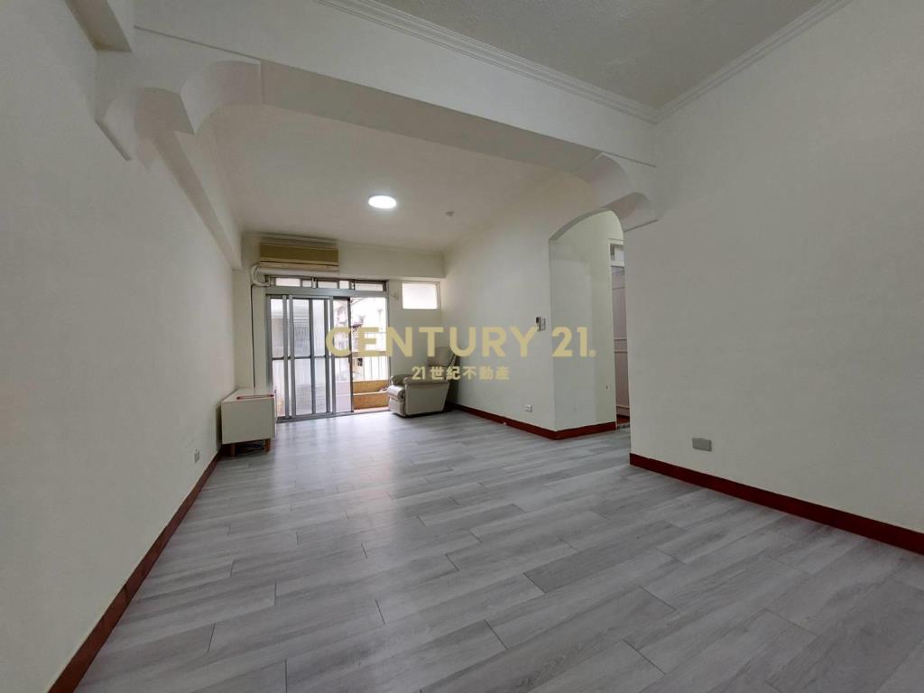 治盤社區電梯四樓三房西湖捷運美華廈