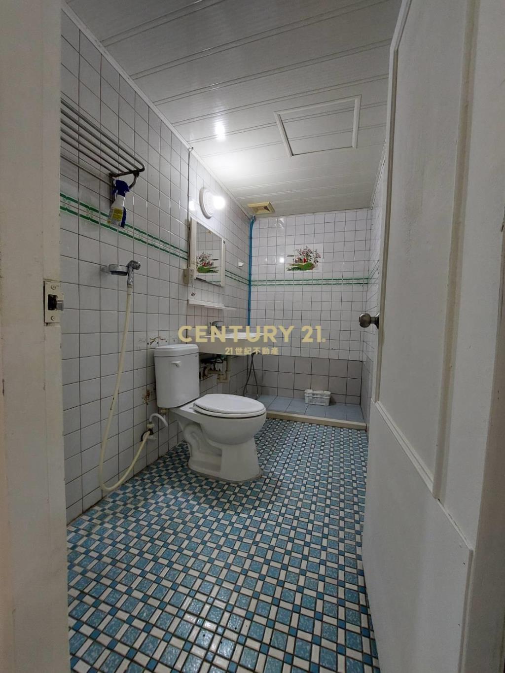 治盤社區電梯四樓三房西湖捷運美華廈