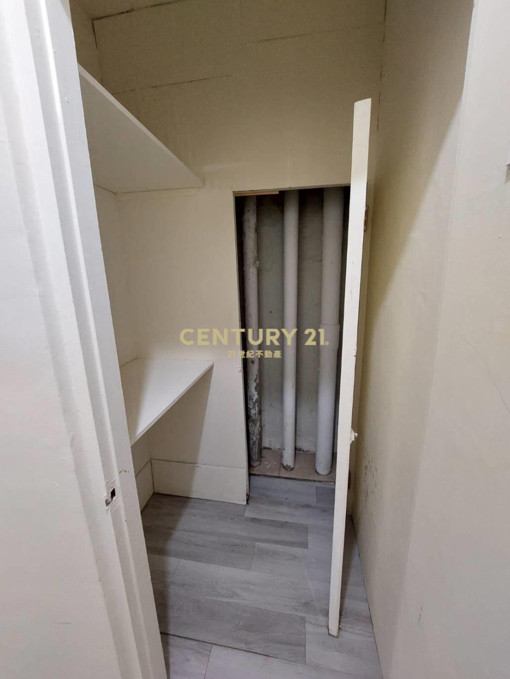 治盤社區電梯四樓三房西湖捷運美華廈