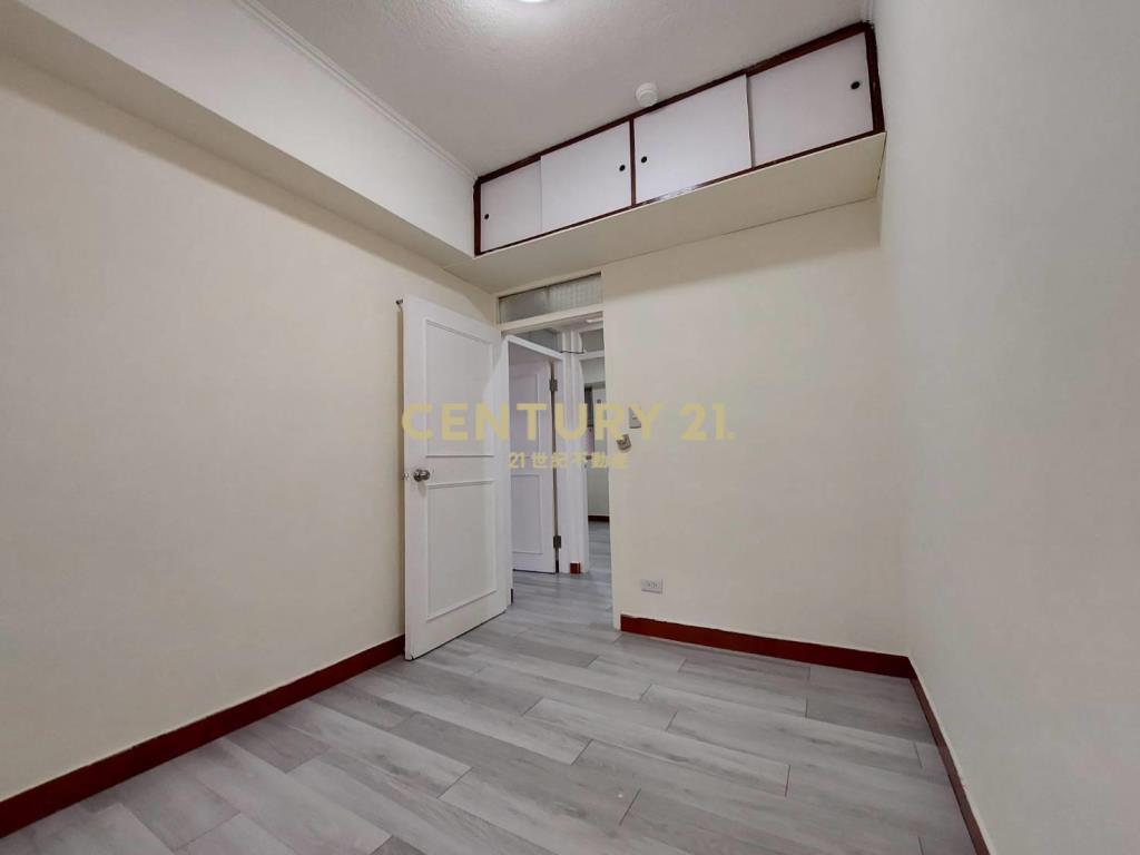 治盤社區電梯四樓三房西湖捷運美華廈