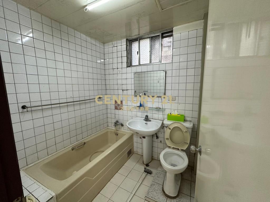 內科運動中心大港墘公園旁3房大雅寓