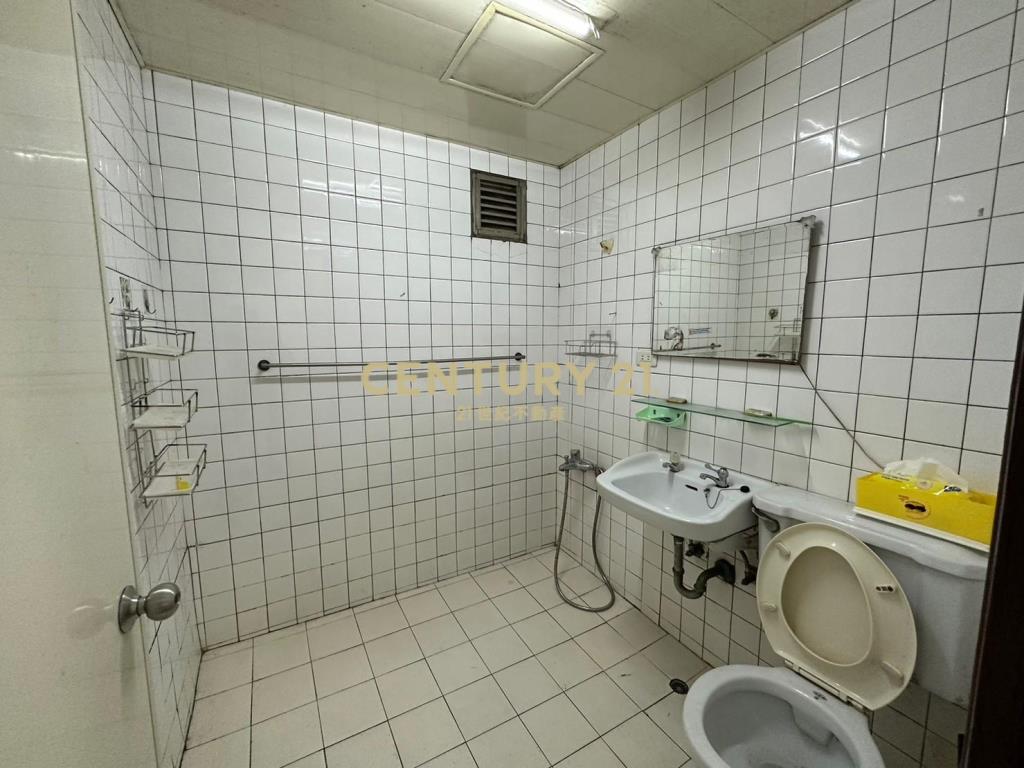 內科運動中心大港墘公園旁3房大雅寓