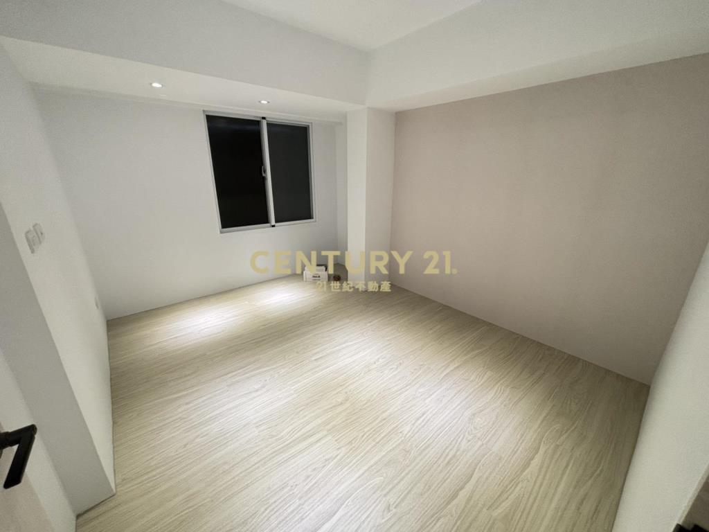 麗山學區門前停車一樓