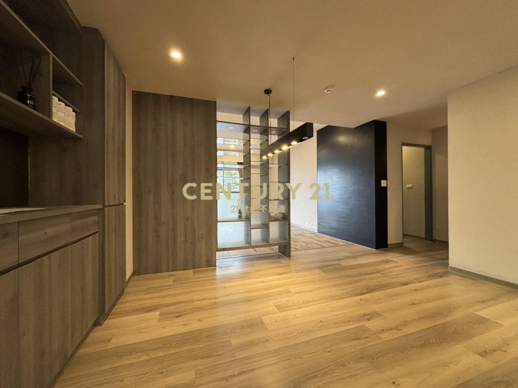 合家歡綠意滿窗一樓