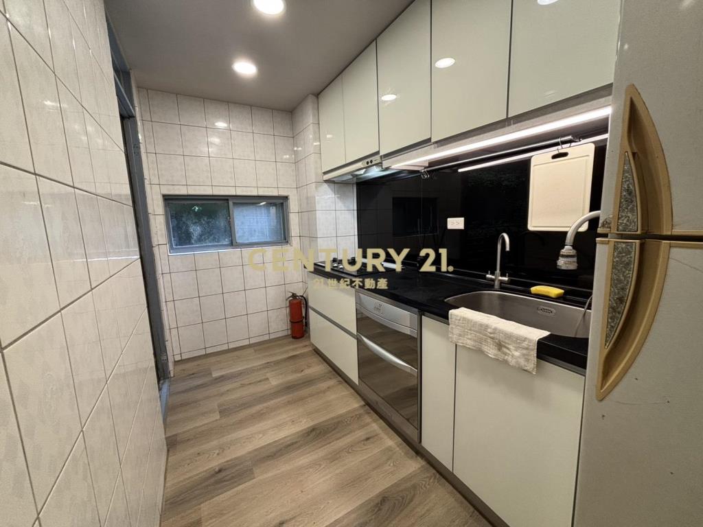 合家歡綠意滿窗一樓