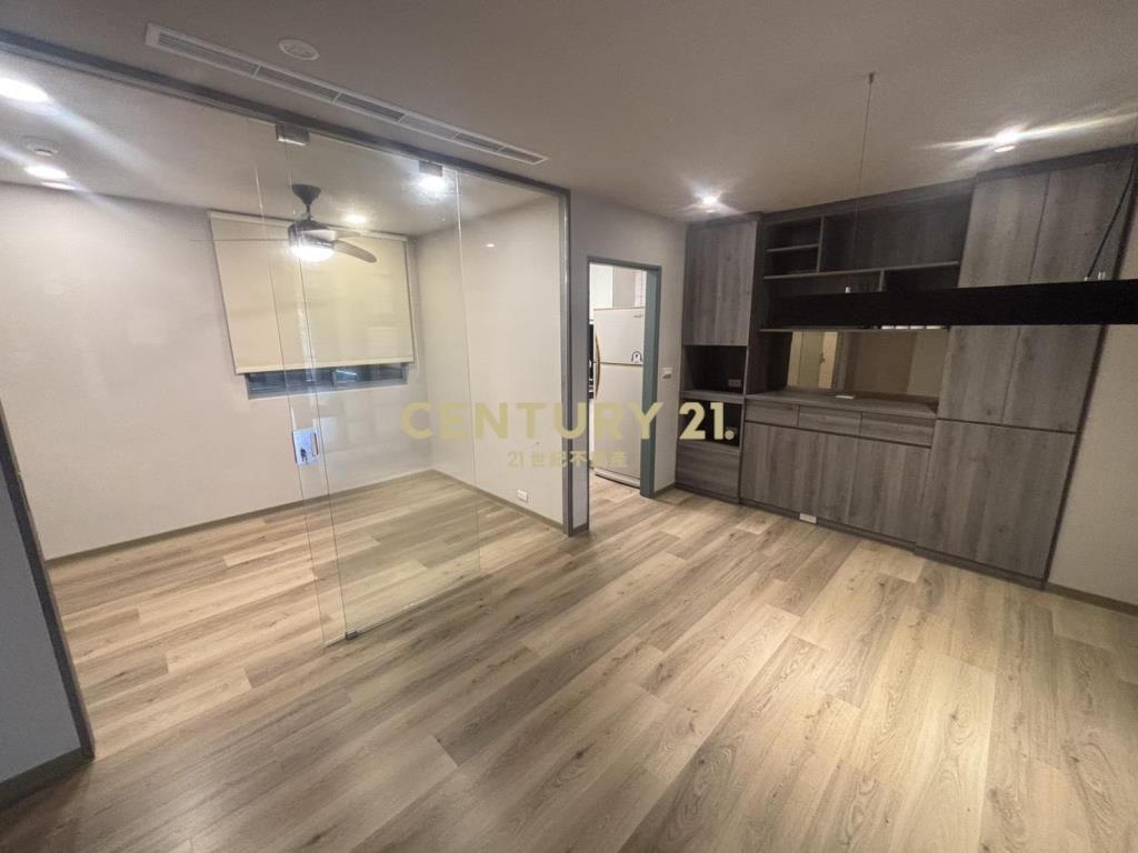 合家歡綠意滿窗一樓