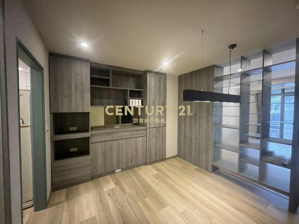 合家歡綠意滿窗一樓