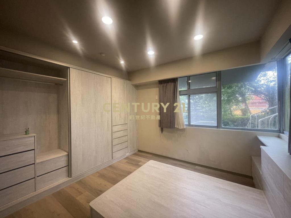 合家歡綠意滿窗一樓