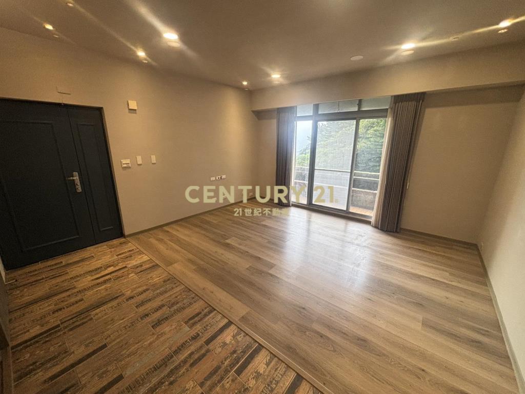 合家歡綠意滿窗一樓