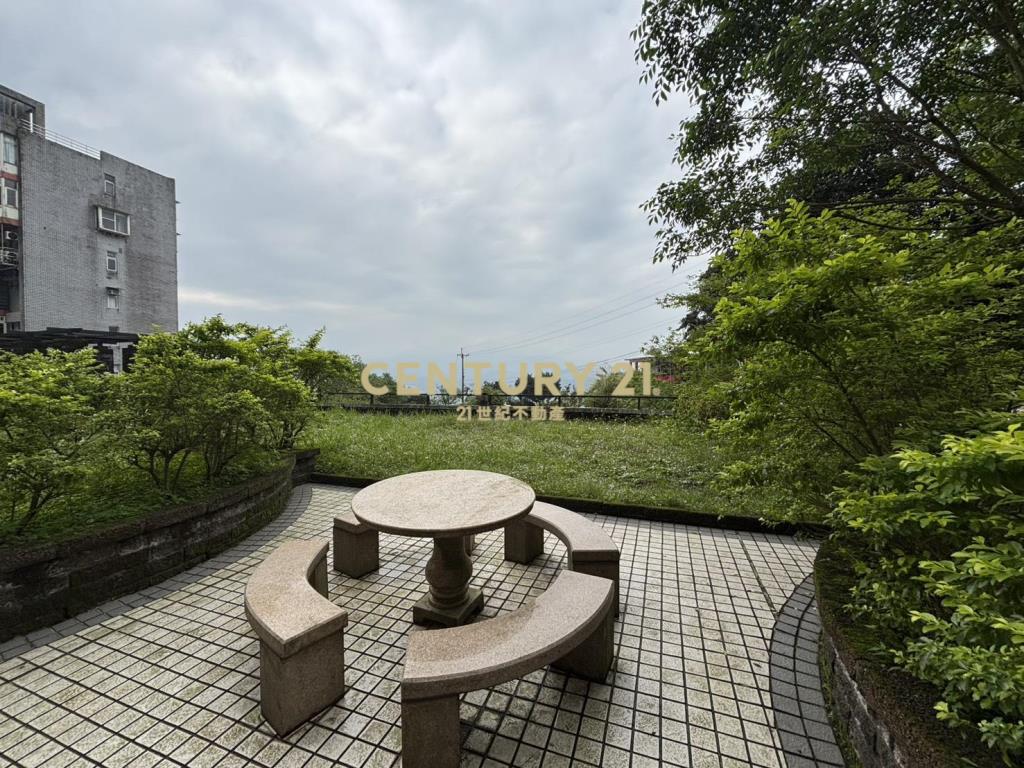 合家歡綠意滿窗一樓