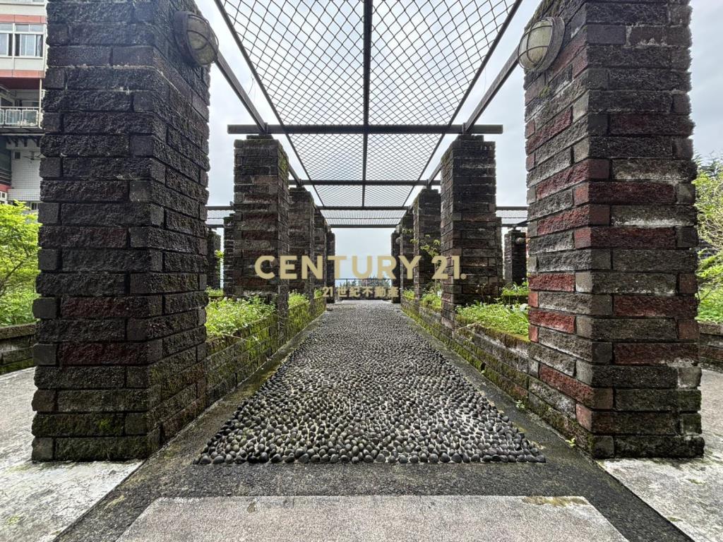 合家歡綠意滿窗一樓